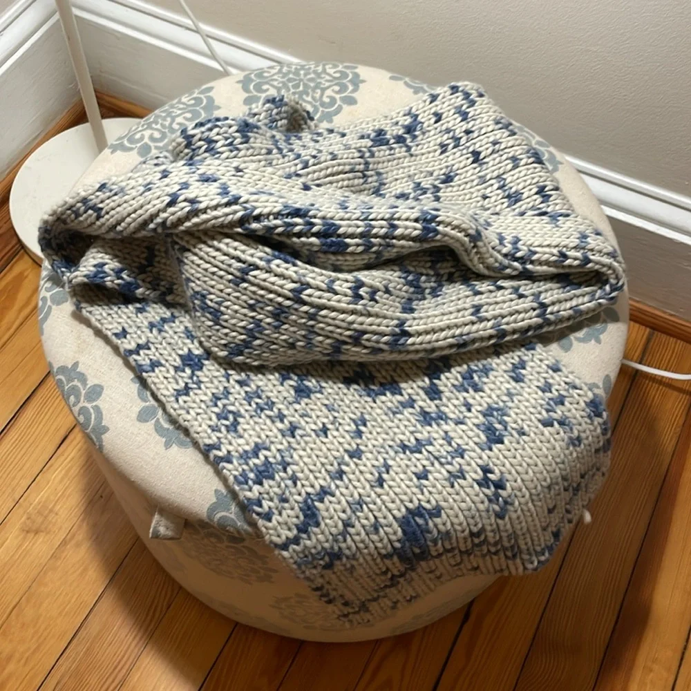 Gap Scarf - Picture 3 of 3